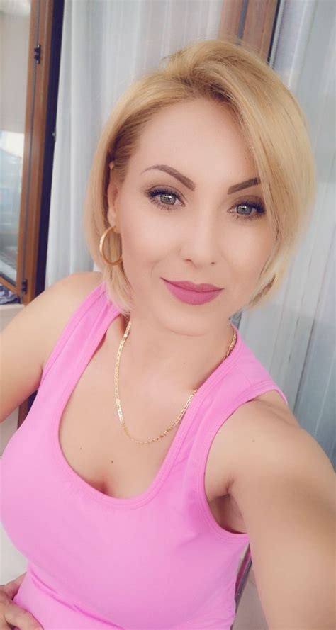 Escort Pianoro: Donna cerca Uomo